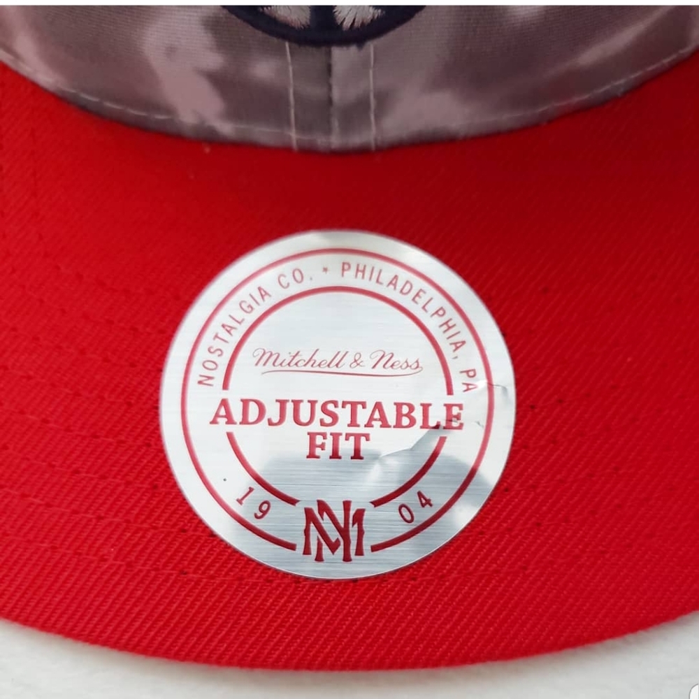 Baseball cap - Picture 2 of 6